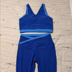 Blue Athletic Sports Bra and Leggings Set